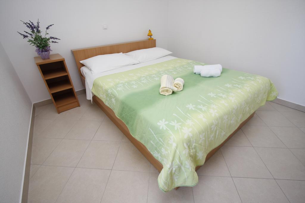 Apartment Neva Makarska