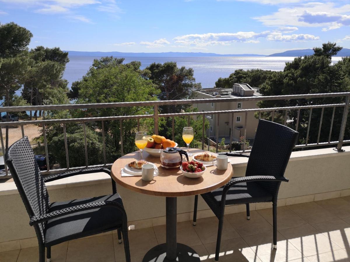 Neva * Makarska